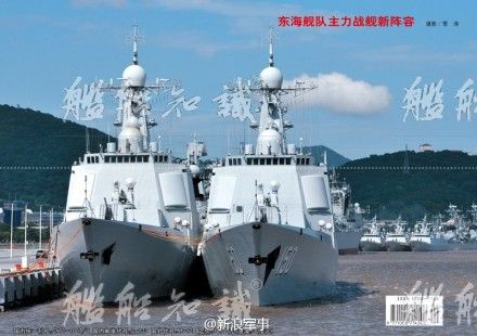 右侧是舷号150的东海舰队新旗舰长春号,左侧还未涂号的是151舰郑州号.