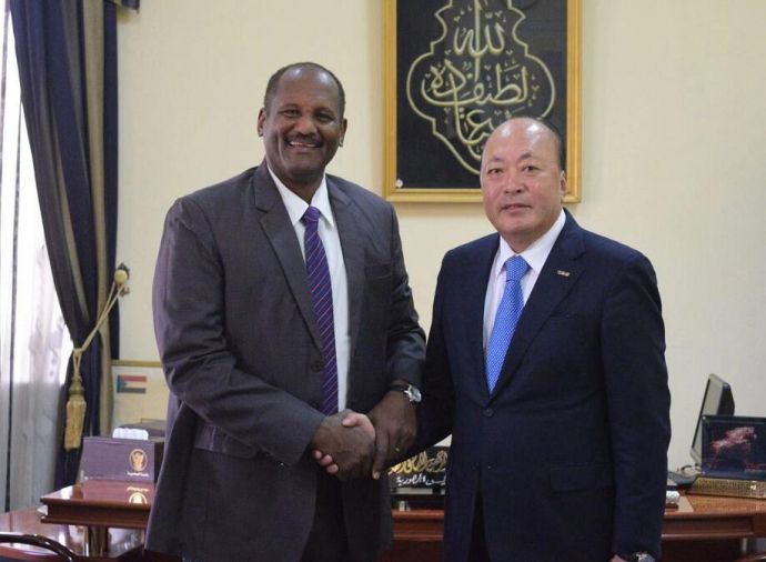 苏丹共和国总统助理阿布德·拉赫曼会见天狮集团董事长李金元