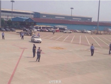 上海一架飞往新疆的飞机备降南京禄口机场