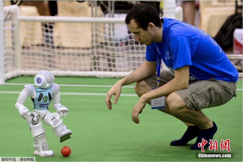 机器人世界杯开赛 2000多名选手参与角逐
