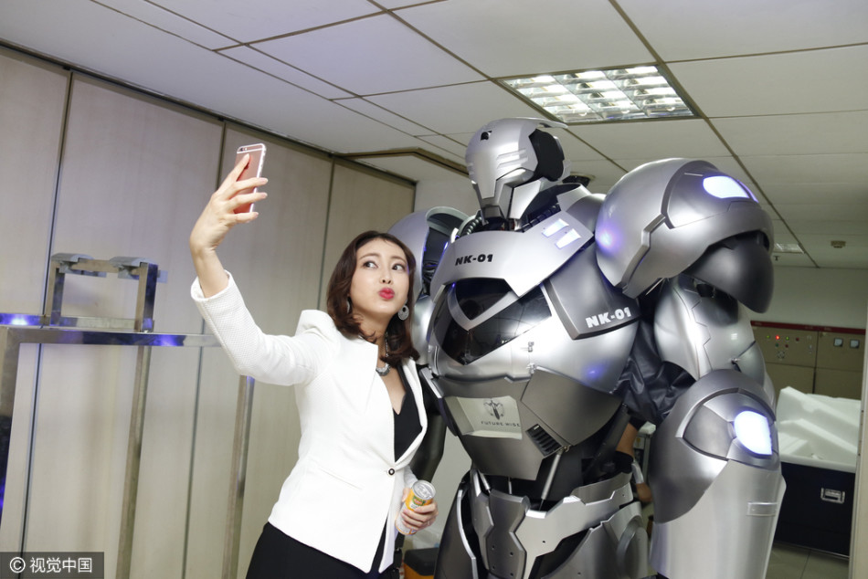 国内首个机器人艺人nk01成手机形象代言人