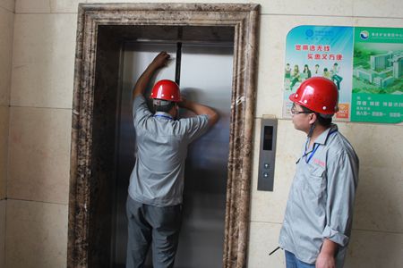 沈阳市电梯救援热线启用 遇电梯事故拨96333
