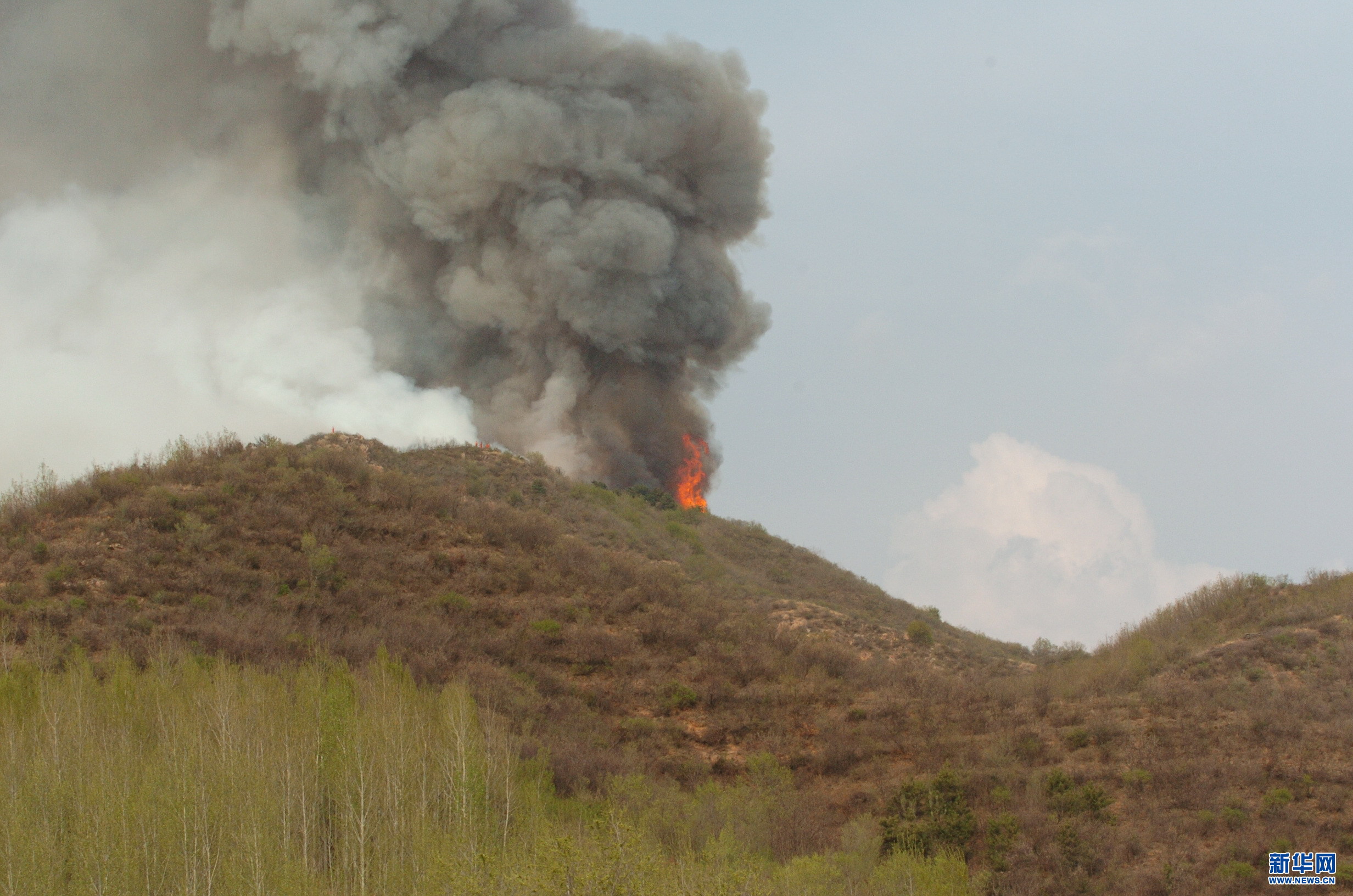 河北隆化县境内茅荆坝自然保护区发生森林火灾