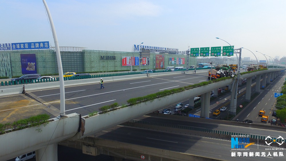 5月23日零时30分许,上海市汶水路,沪太路口的中环线高架道路发生严重