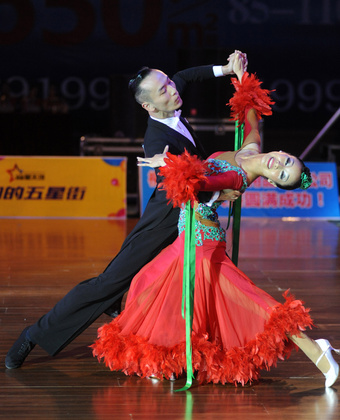 2016中国·柳州体育舞蹈全国公开赛举行-新华