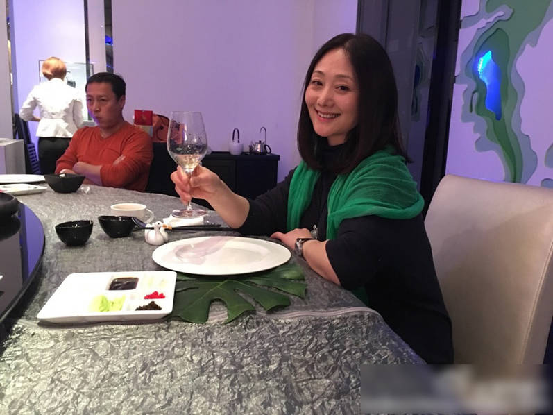 "令妃娘娘"娟子气质依旧