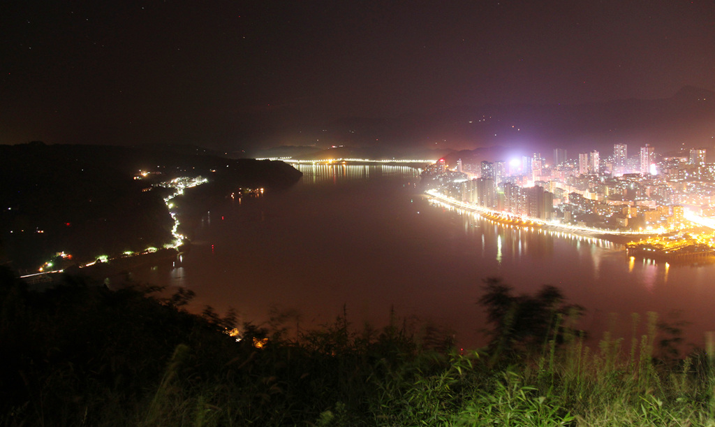 描述:我的家乡--重庆市忠县县城夜景