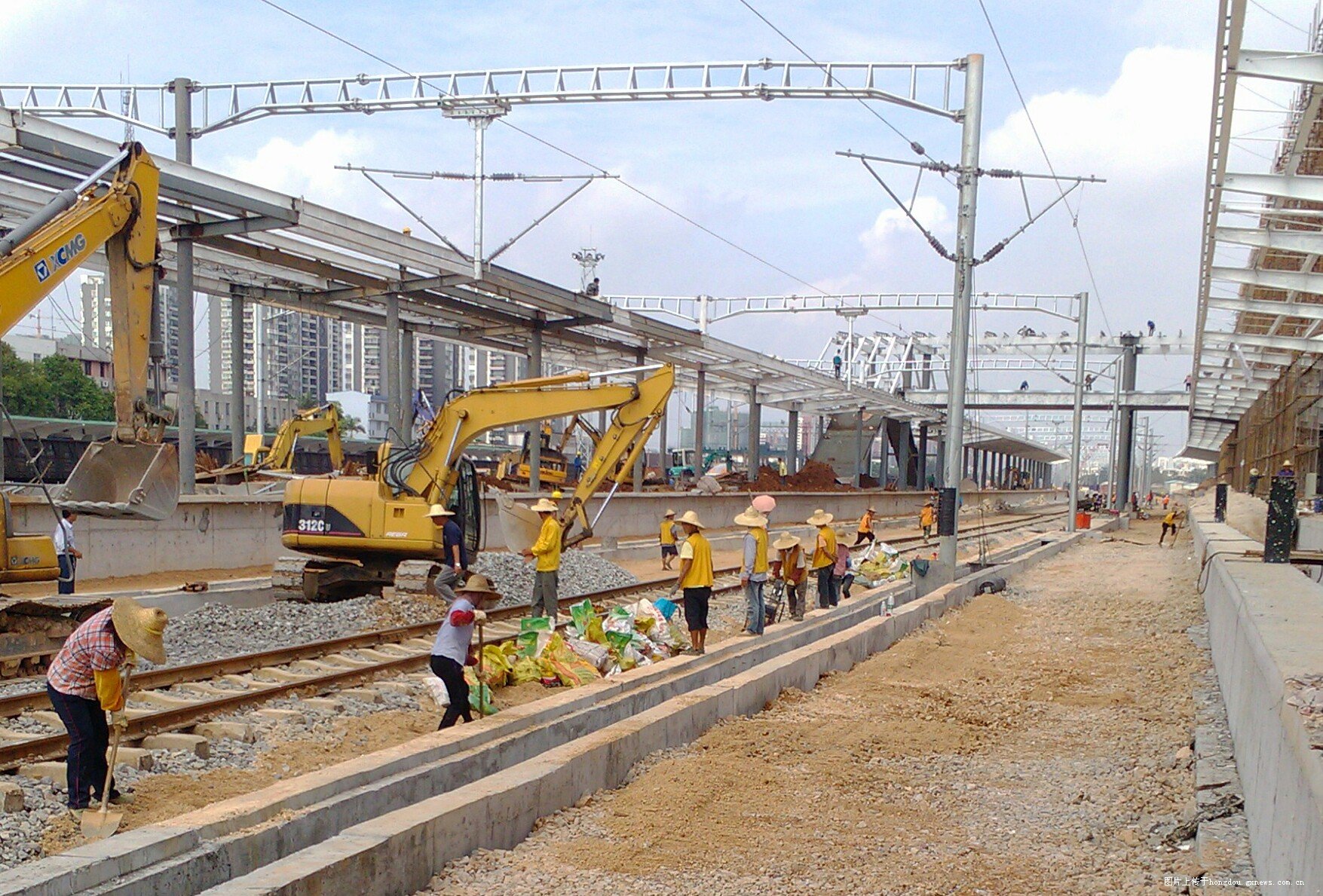 用图片记录南宁-广州(南广)高速铁路的建设