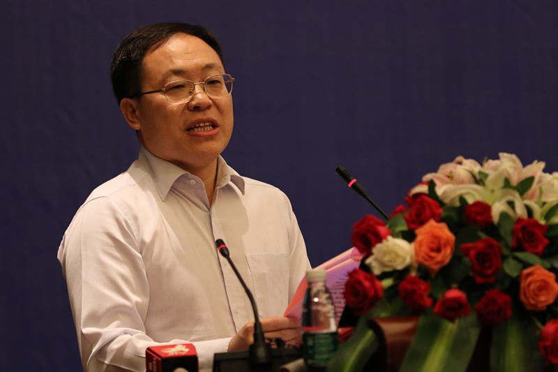 5月21日,中航国际董事长吴光权在第二届中国青年企业家发展峰会上作了